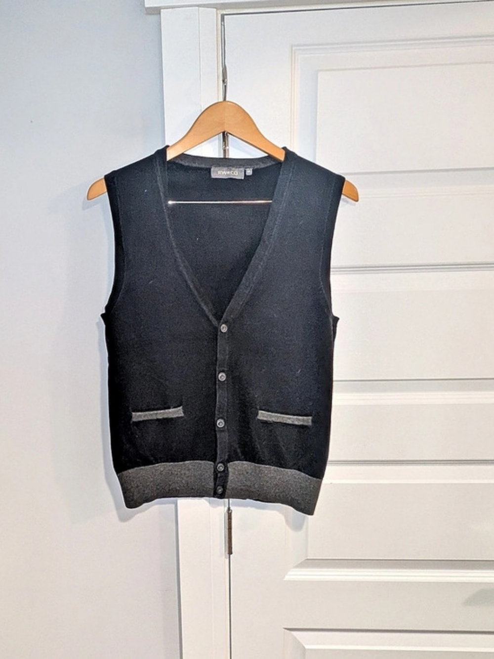 RW&CO Men's Black & Gray V-Neck Vest Size Small